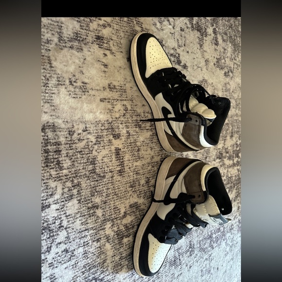 Jordan 1 Retro OG High Dark Mocha size 6y - Picture 2 of 11
